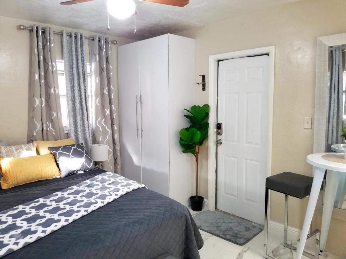 Glam Private Studio 4 Miles From Beach Hollywood Bagian luar foto