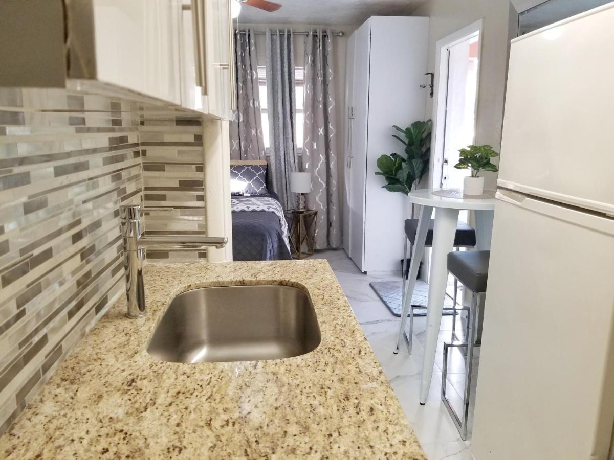 Glam Private Studio 4 Miles From Beach Hollywood Bagian luar foto